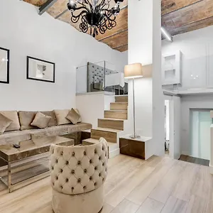 Spanish Queen Apartment